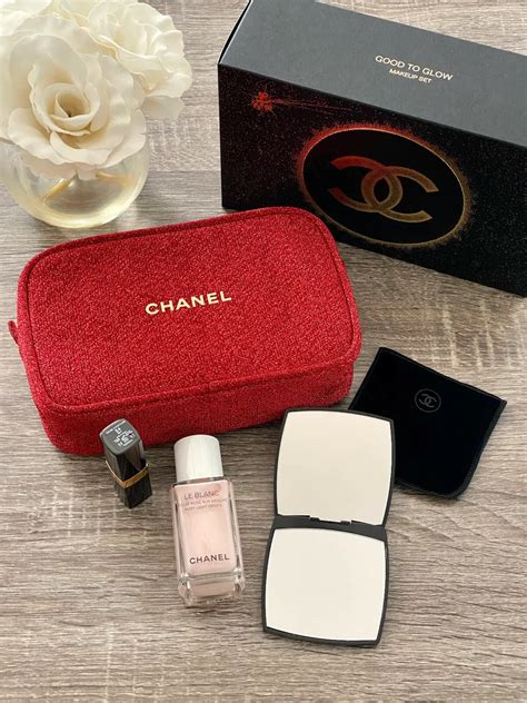 chanel free gift bag|Chanel christmas 2020 gift sets.